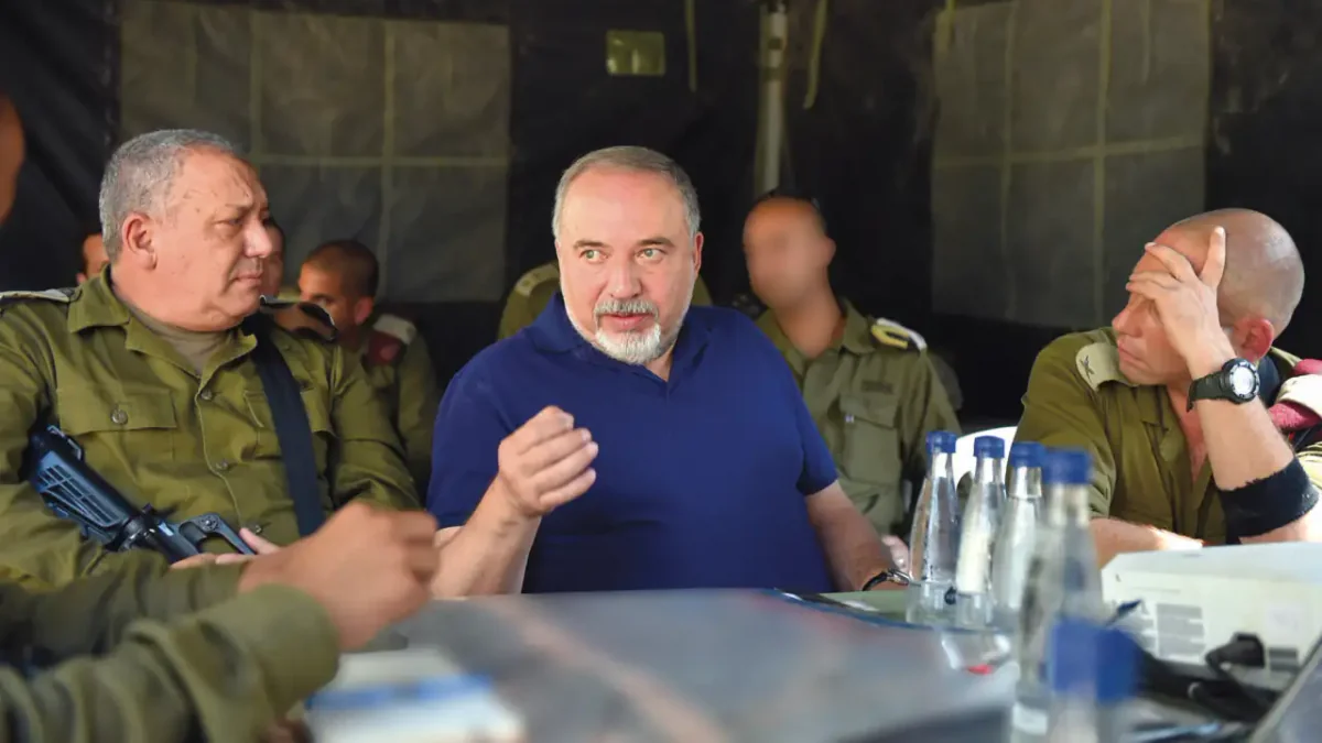 Либерман исключил коалицию с арабскими партиями после слов Айзенкота