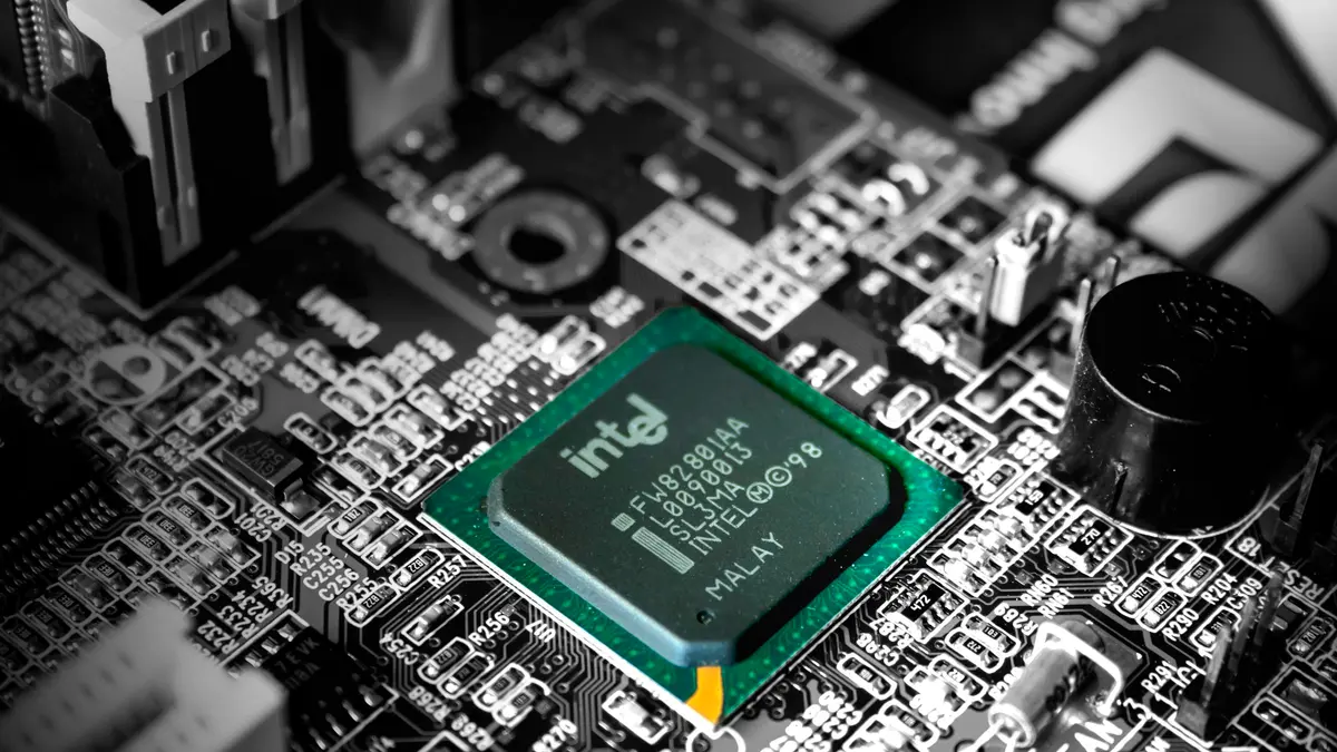 Intel Drives Quantum Strategy Forward with 2.3 Billion Dollar Classiq Acquisition