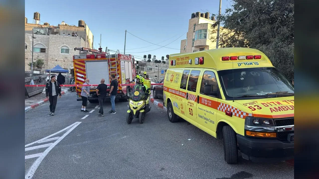 Fire in Beit Hanina: Casualties reported as rescue operations continue