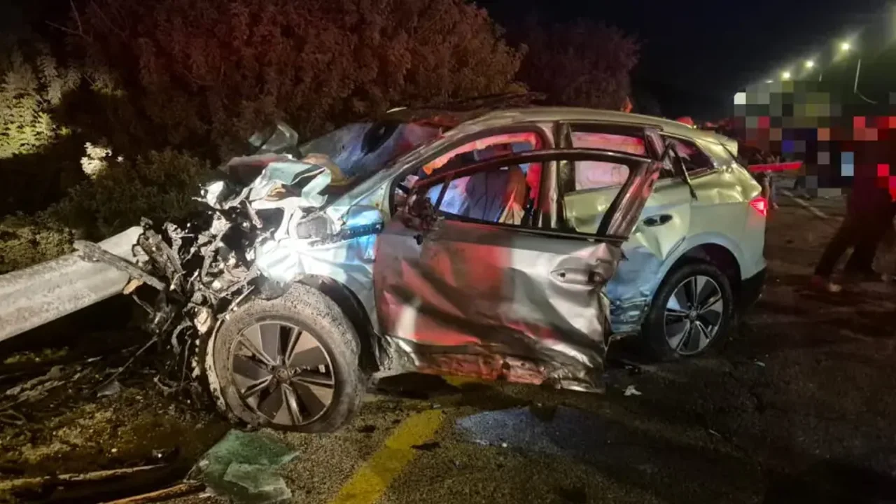 Man Killed, Woman Injured in Severe Three-Vehicle Crash Near Rekhasim