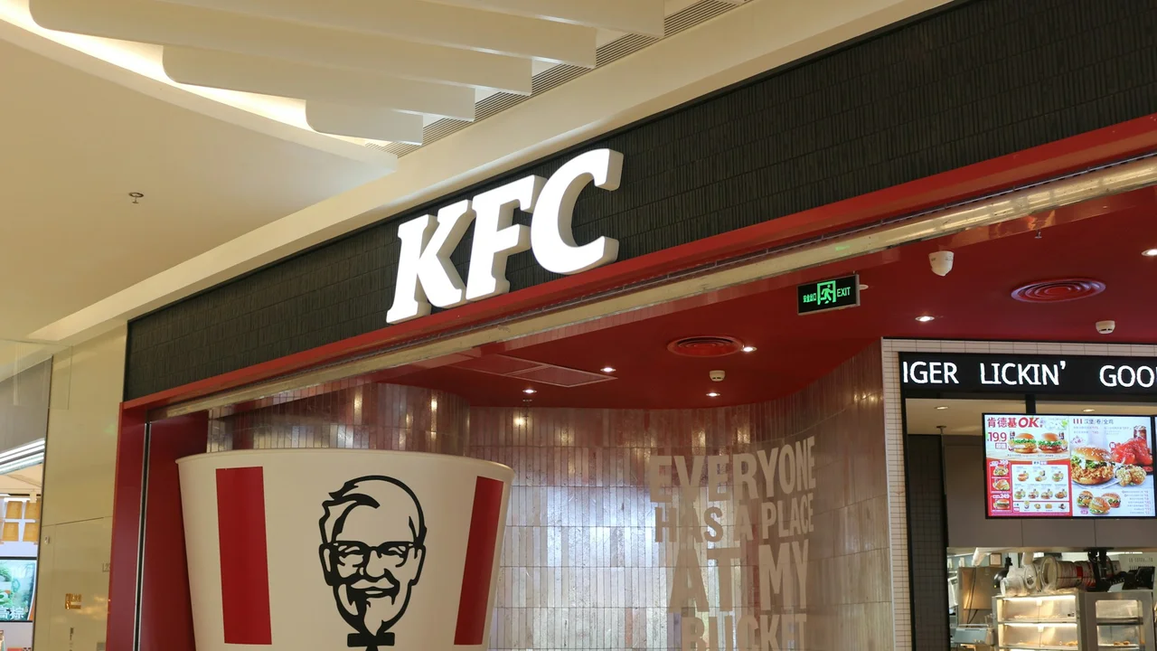 Оператор сети KFC в Израиле запросил мораторий на долги на фоне кризиса