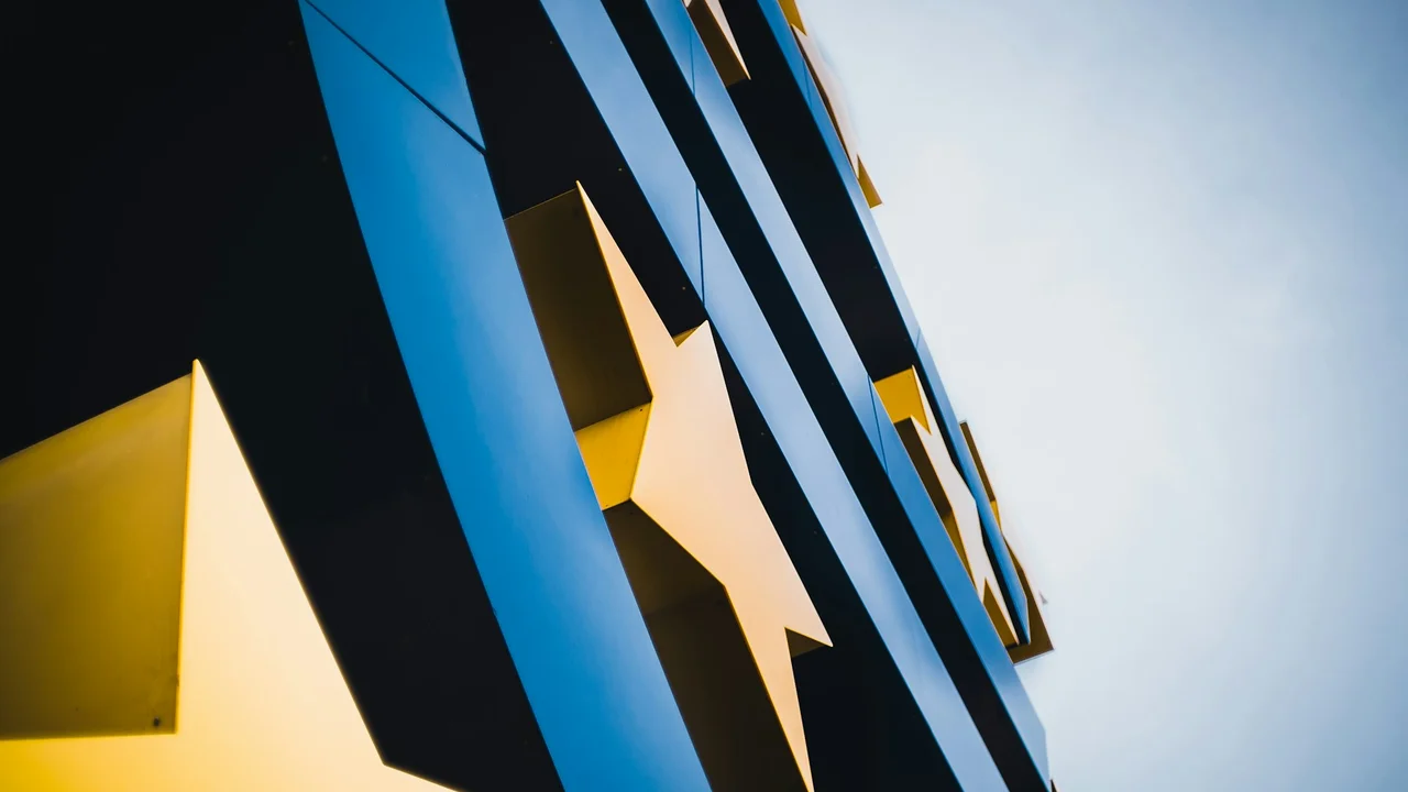 ECB Leaves Rates Unchanged as Lagarde Announces Early Departure