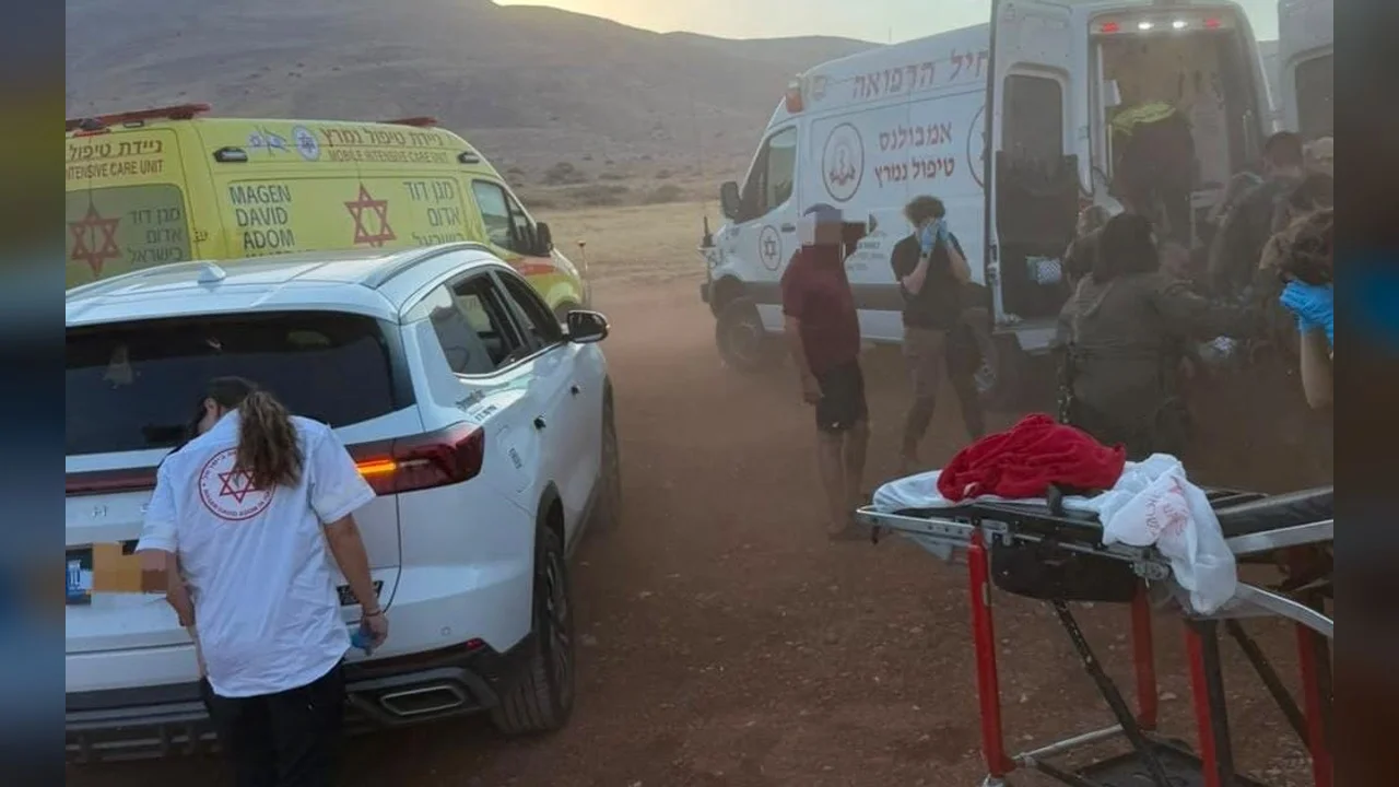 Accident in the Jordan Valley: Five injured, four of them seriously