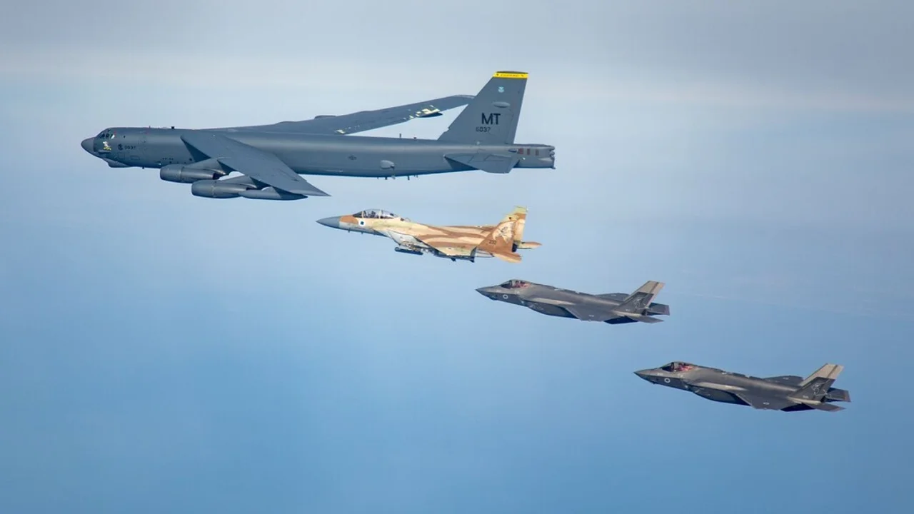 США отозвали шесть бомбардировщиков B-52 с передовой базы в Англии