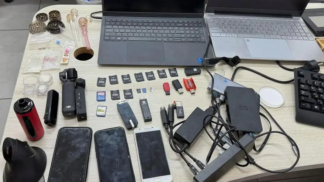 Мужчина под тюремным надзором арестован за хранение запрещенного контента