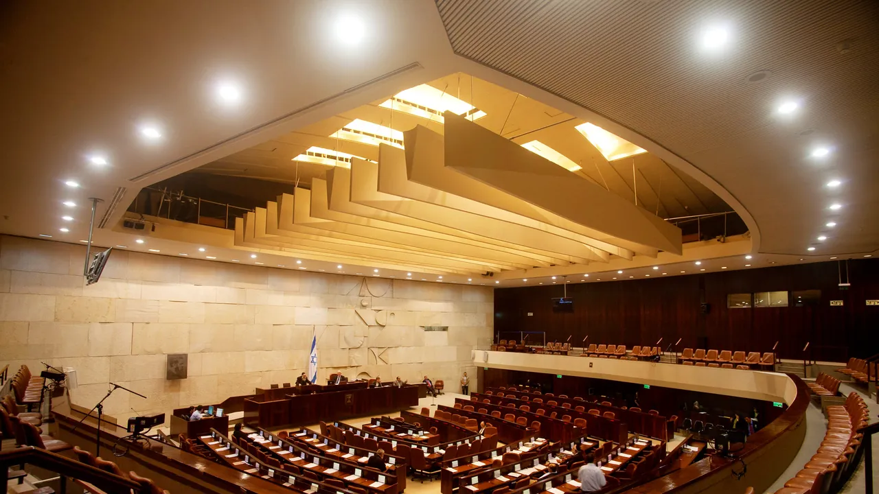 Pollster Dr. Menachem Lazar Warns of Fragile Knesset Mandates Days Before Vote