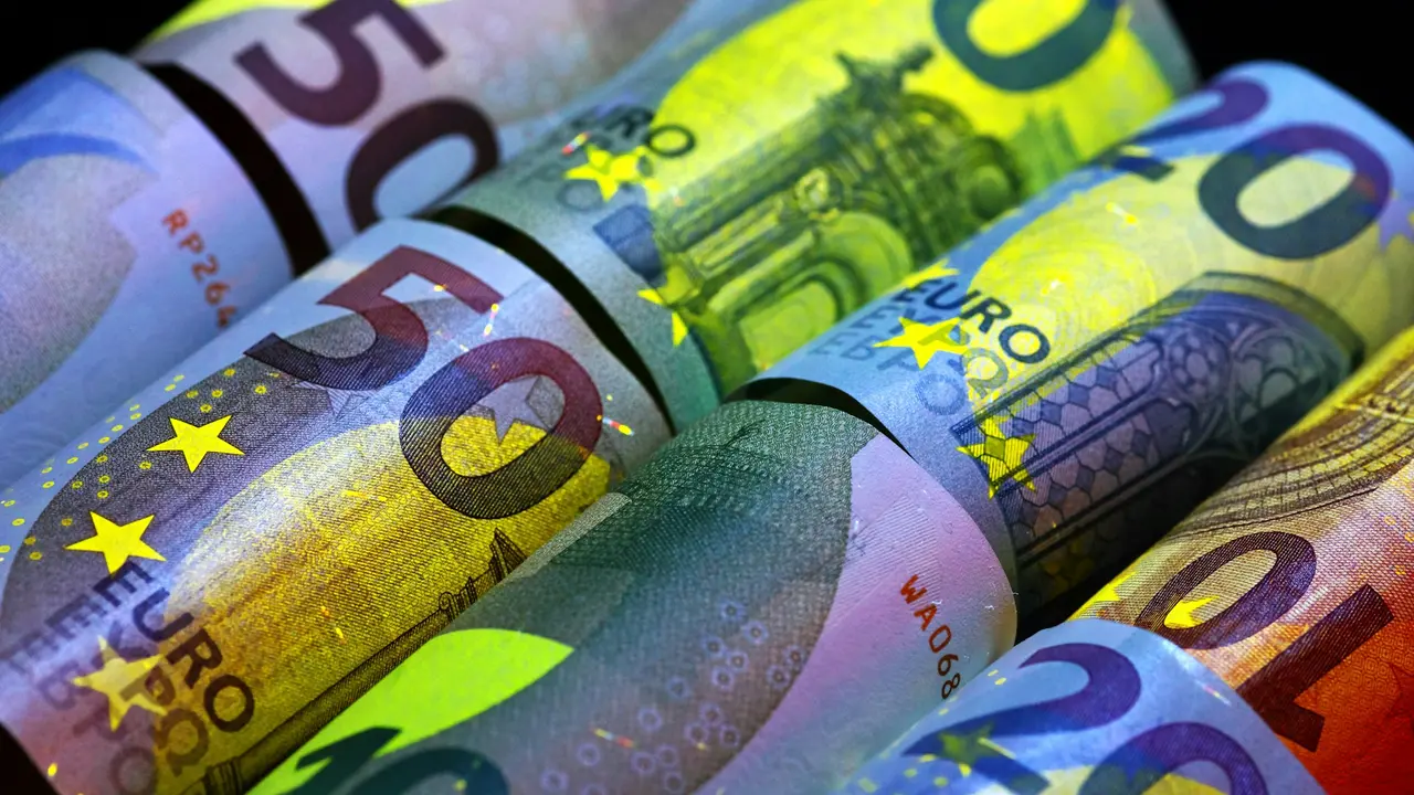 French 10-Year Bond Yields Hit 5.002%, Reaching Highest Level Since 2002 Amid Fiscal Pressures