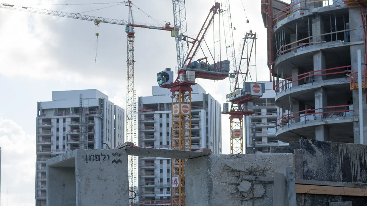 Israeli Housing Prices Drop 0.6% as Real Estate Market Faces Prolonged Freeze