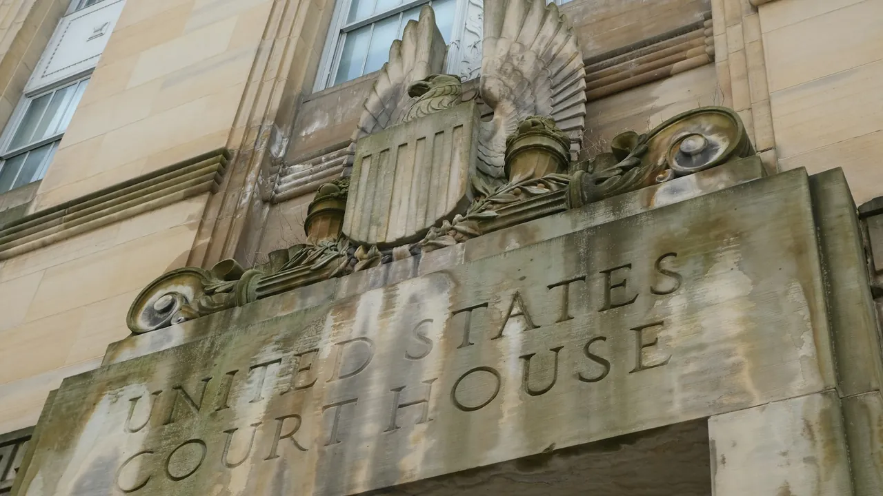 Обвиняемый в теракте в Боулдере признал вину в федеральном суде США