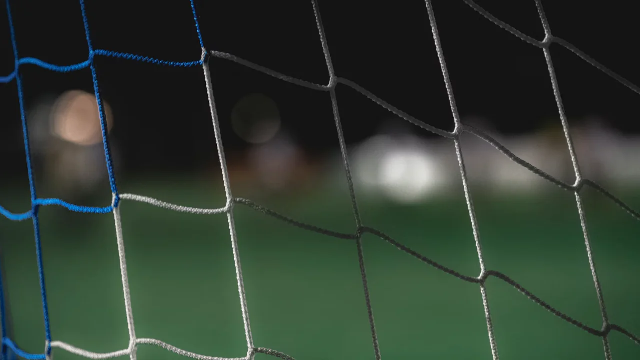 Champions League: Dortmund Wins in Baku, Fenerbahce Chokes at Home