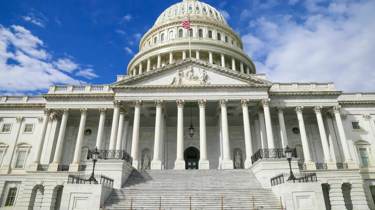 Крупный капитал не может переломить ход промежуточных выборов в США
