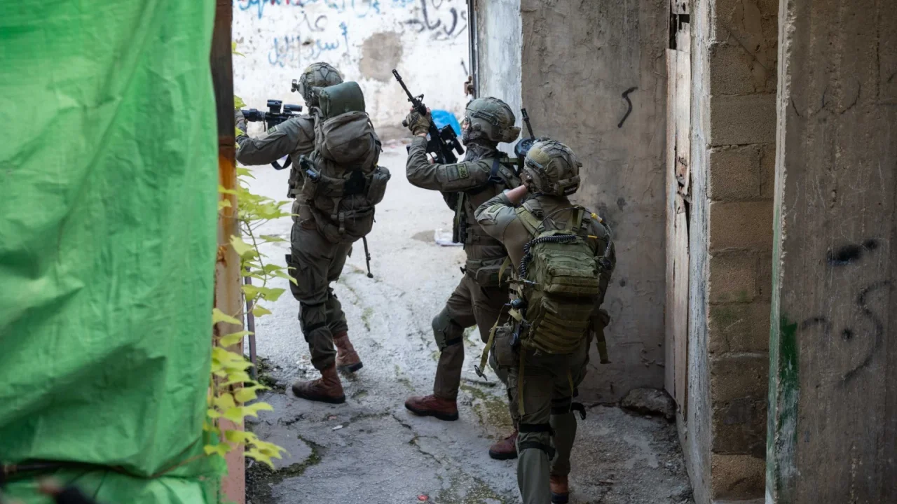 Supreme Court Orders IDF to Outline Timetable for Return to West Bank Camps
