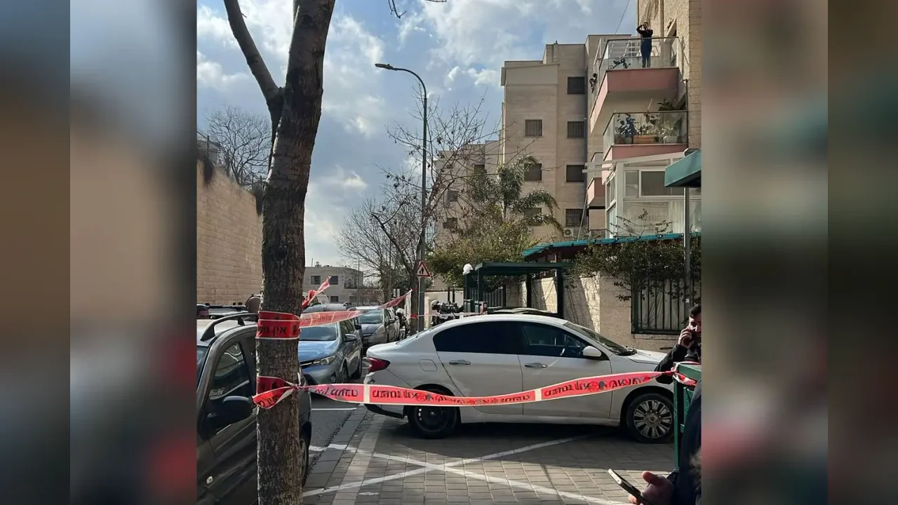 Mass brawl in Beit Hanina: One person injured by stone-throwing - Police dispersed the rioters