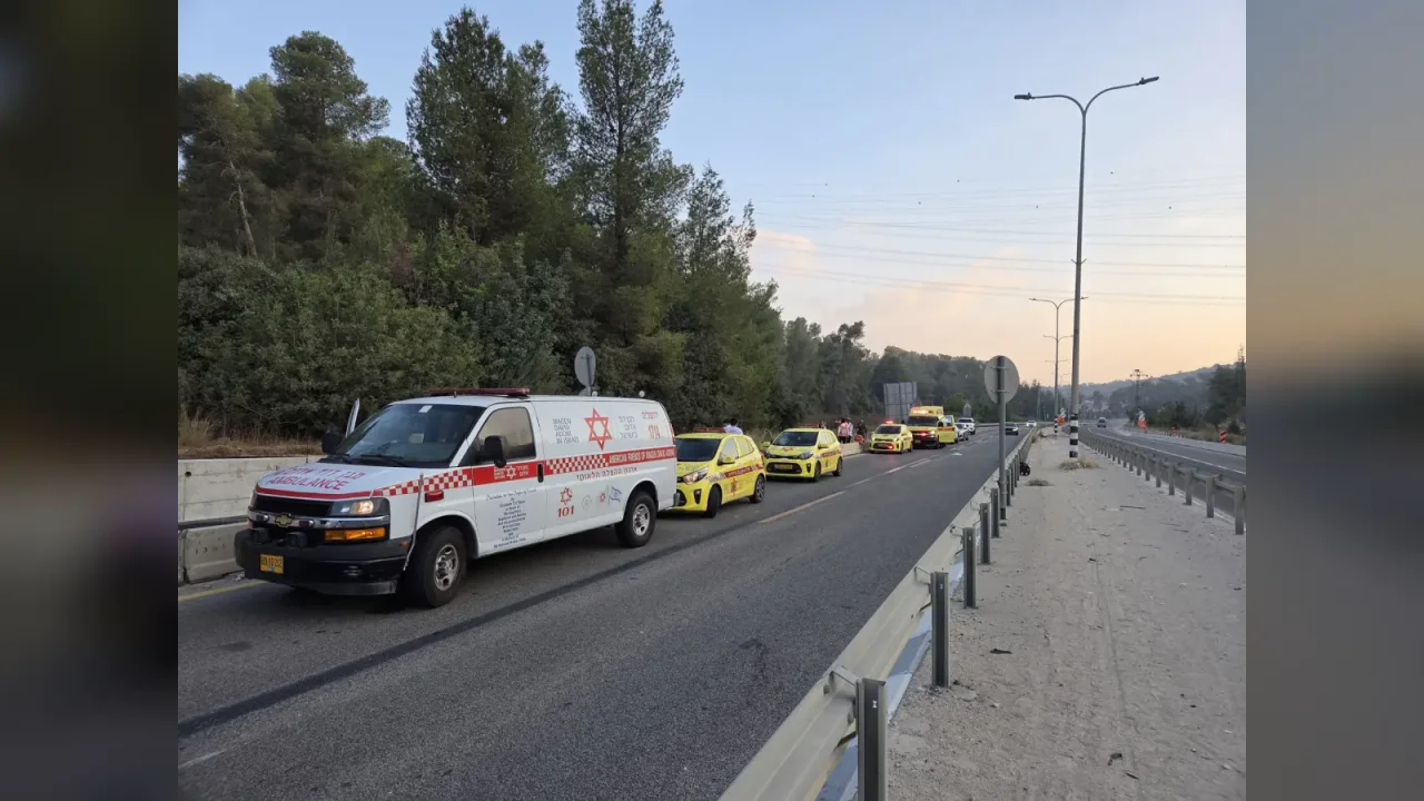 Fatal traffic accident near Beit Shemesh: cyclist killed in vehicle collision